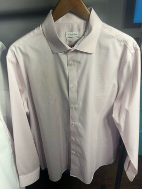 Calvin Klein Men's Light Pink Long Sleeve Dress Shirt